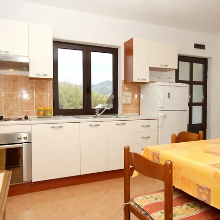 Apartman Seaside With A Swimming Pool Kneza - Korcula - 9269 *