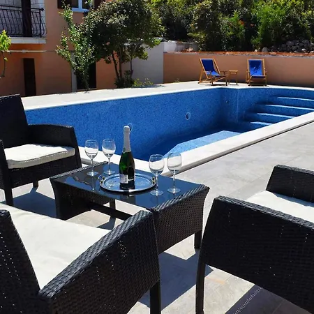 Seaside With A Swimming Pool Kneza - Korcula - 9269 Apartman Račišće