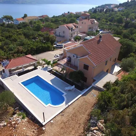 Seaside With A Swimming Pool Kneza, Korcula - 9269 דירה Račišće